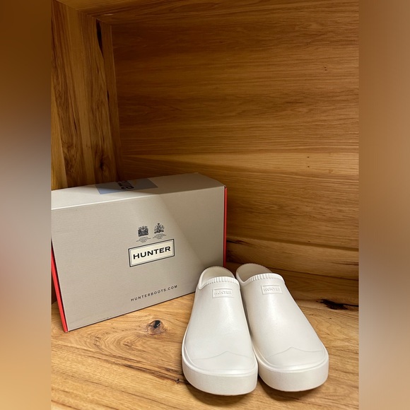 Hunter Womens In/Out Bloom Algae Foam Willow White Slip On Clogs Size 12 NIB - Picture 2 of 13